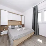 Apartament In Starigrad-paklenica 41220