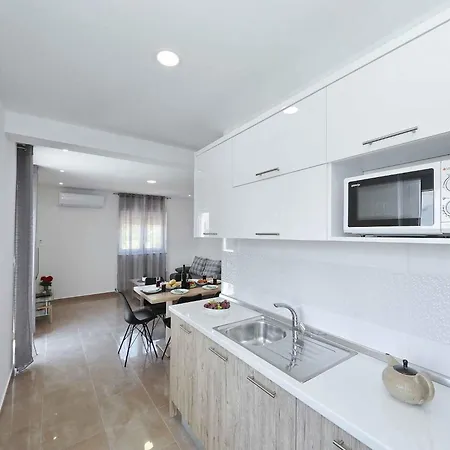 In Starigrad-paklenica 41220