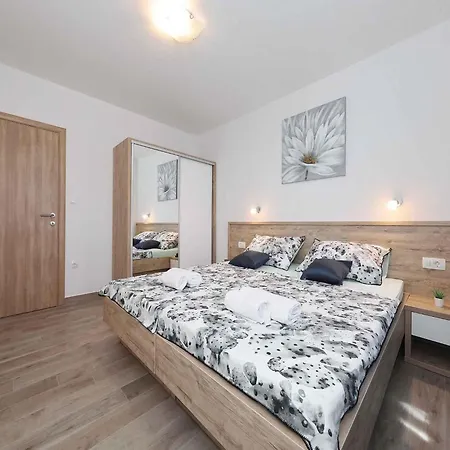 In Starigrad-paklenica 41220 Daire