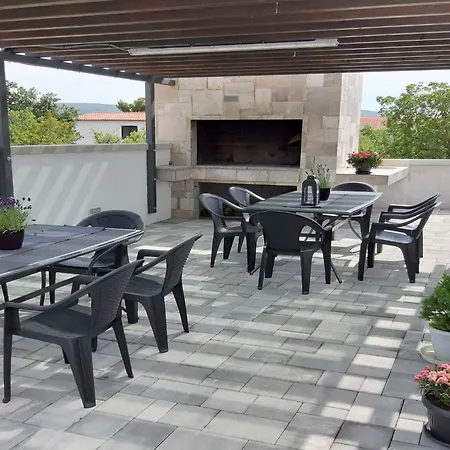 In Starigrad-paklenica 41220 Apartment *