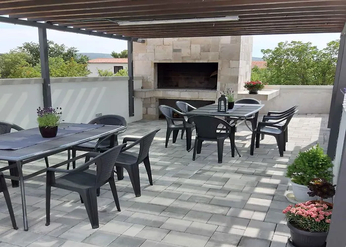 In Starigrad-paklenica 41220 Appartamento *