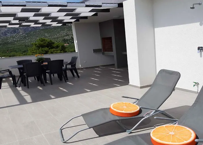 In Starigrad-paklenica 41220 Apartment *