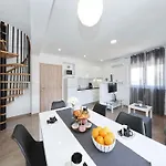 In Starigrad-paklenica 41220