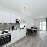 公寓 In Starigrad-paklenica 41220 斯塔利格拉德-帕克利尼卡