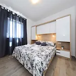 In Starigrad-paklenica 41220