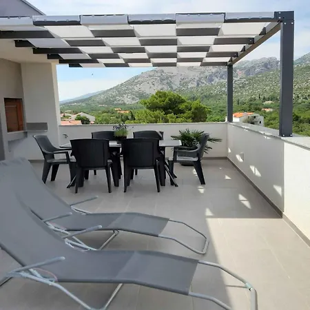 In Starigrad-paklenica 41220 Apartment *