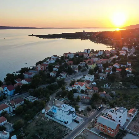 In Starigrad-paklenica 41220