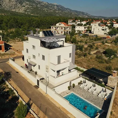 In Starigrad-paklenica 41220