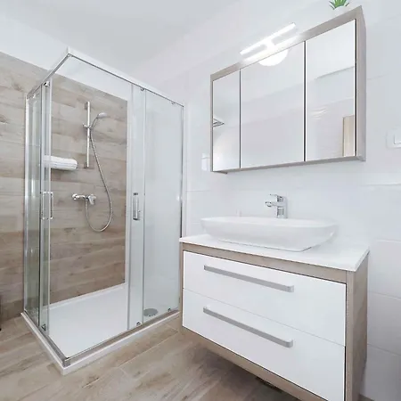 Apartment In Starigrad-paklenica 41220